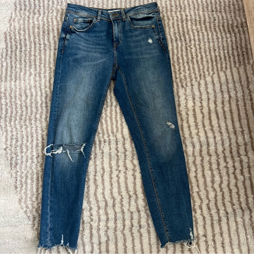 ZARA Distressed Skinny Jeans